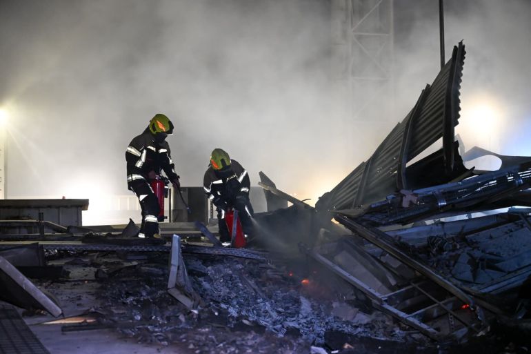 hej_pnhaiaefvky-1774338658-1 لدفاع المدني يتمكن من إخماد حريق أندلع في منشأة تابعة لإحدى الشركات جراء العدوان الإيراني الآثم، والجهات المختصة باشرت إجراءاتها في الموقع. وزارة الداخلية البحرينية