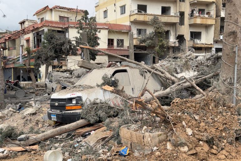 img_5621-1773081052-2 سيارة اسعاف تحت الركام نتيجة عدوان اسرائيلي في بلدة جبشيت جنوب لبنان