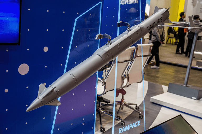 الصاروخ الإسرائيلي رامبيج Rampage Goyang, South Korea – October 23, 2025: IAI (Israel Aerospace Industries) Rampage Long-Range Air-to-Surface Strike Missile Displayed at ADEX 2025