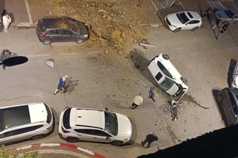 سقوط صاروخ إيراني على منطقة تل أبيب الكبرى