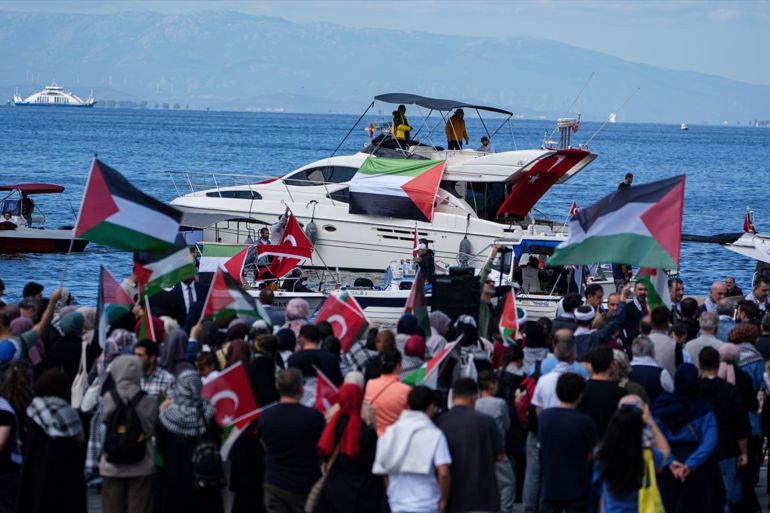 مظاهرات بحرية في إزمير دعما لأسطول الصمود- الصحافة التركية 2