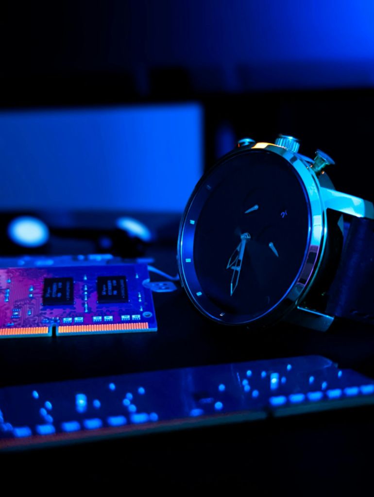 نموذج إيزينغ كاليبريشين يقلل وقت معايرة المعالجات الكمومية من أيام إلى ساعات فقط (بكسلز)