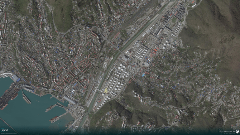 صور فضائية توثق تداعيات استهداف منشأة توابسي الروسية المصدر:Planet Labs PBC + Sentinel