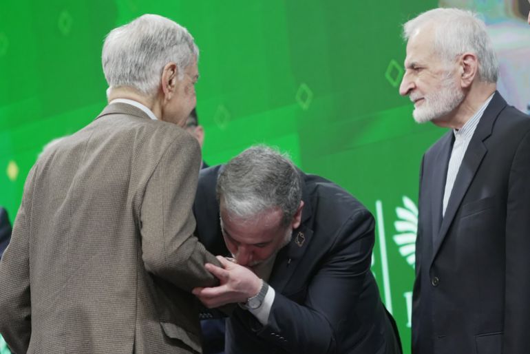 وزير خارجية ايران مكرما الأستاذ الدكتور جمشيد ممتاز اليوم في طهران للرئيسية من صفحة المتحدث بإسم وزارة الخارجية تيليجرام https://t.me/MFAIran