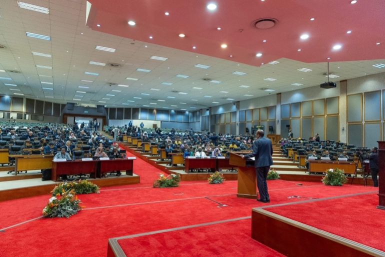 صورة رقم AU 3 ـ رئيس مفوضية الاتحاد الافريقي محمود علي يوسف اثناء مخاطبته لبرلمان عموم افريقيا المصدر : الإتحاد الأفريقي