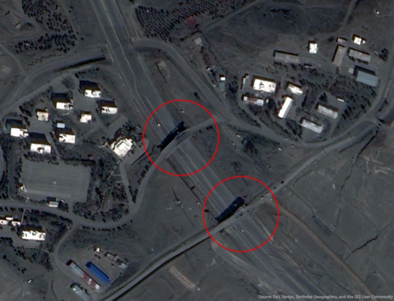 صور أقمار صناعية تظهر أضرارا بالجسرين الواقعين على امتداد طريق همت السريع (إير باص)