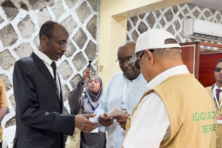 d8a8d984d982d981-1775834939 الانتخابات شهد مراقبين من منظمات مختلفة