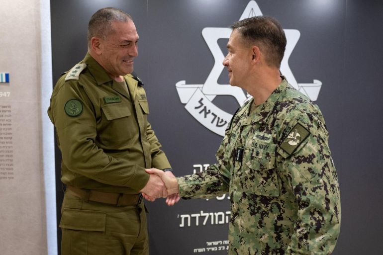 كوبر (يمين) التقى زامير لبحث الخطط المشتركة في حال الاتجاه نحو التصعيد ضد إيران (الجيش الإسرائيلي)