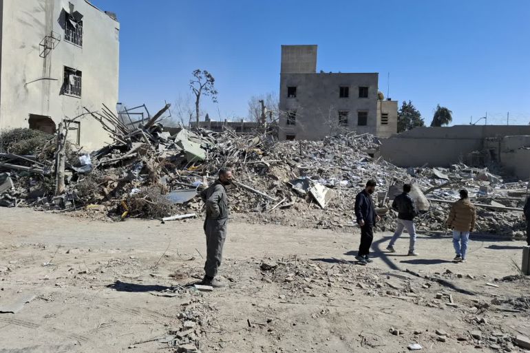 d982d9815d8bad981d8a8d984-1773400337 القصف الجوي يتسبب انهيار كاملا لبعض العمارات في طهران