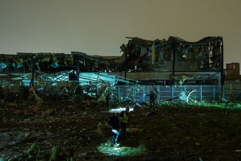 d98ad8a8d9845d8a8-1775325320-1 PETAH TIKVA, ISRAEL - APRIL 2: Emergency crews inspect damage after an Iranian ballistic missile struck an industrial area on April 2, 2026 in Petah Tikva, Israel. Iran has continued firing waves of drones and missiles at Israel after the United States and Israel launched a joint attack on Iran early on February 28th. (Photo by Erik Marmor/Getty Images)