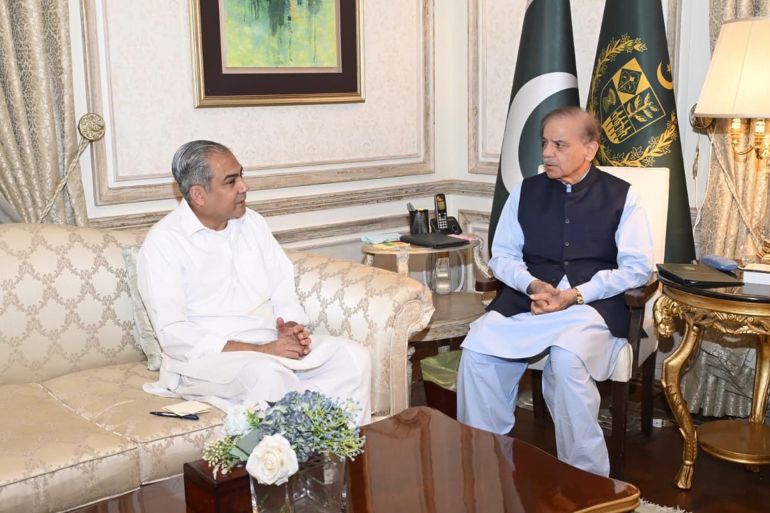 Federal Minister for Interior Mohsin Raza Naqvi calls on Prime Minister Muhammad Shehbaz Sharif. Lahore, 18 April 2026. Prime Minister's Office تويتر