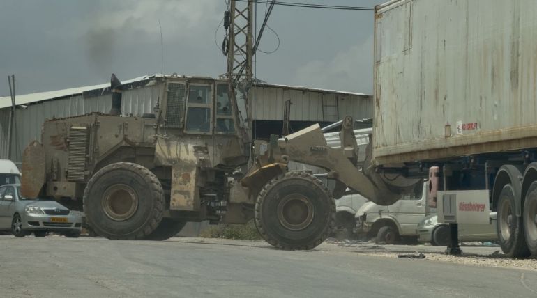 rqm-3-1777315878 اقتحام قوات الاحتلال لمخيم قلنديا شمالي القدس