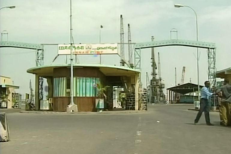 ميناء عصب