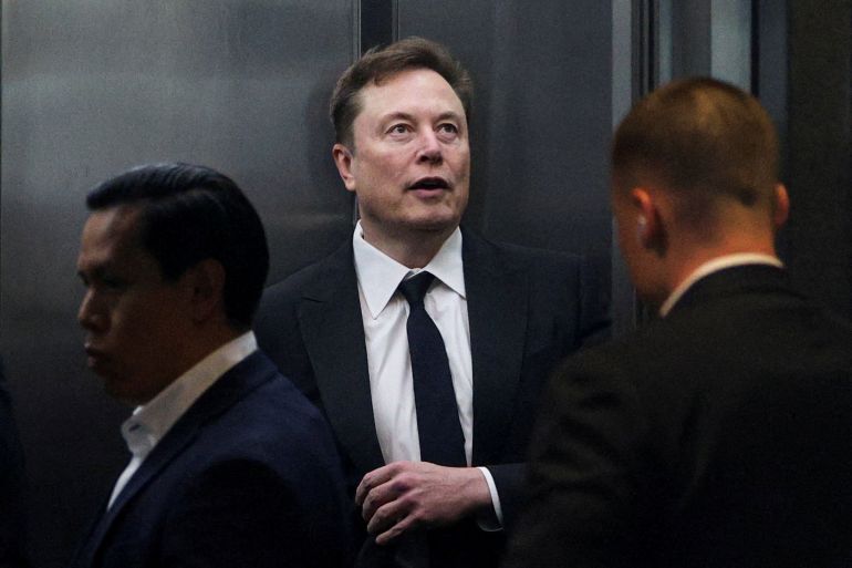 2026-05-01t090154z-1777857398-1 FILE PHOTO: Elon Musk stands in an elevator to attend the trial in his lawsuit over OpenAI for-profit conversion at a federal courthouse, in Oakland, California, U.S., April 30, 2026. REUTERS/Manuel Orbegozo/File Photo (رويترز)