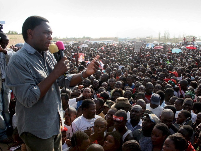 442a4d05-6c22-44e7-9b1d-1bf0da81dab3 epa01534982 Opposition United Party for National Development President, Hakainde Hichilema (L), addresses his final election rally ahead of the Presidential elections in Lusaka, Zambia, 29 October 2008. Zambians are voting to elect a new leader after the death of President Levy Mwanawasa in August of 2008. EPA/STR