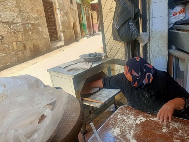 الرقاق ..فطور المصريين في يوم العيد ورزق "أم شهد" ليوم عرفة