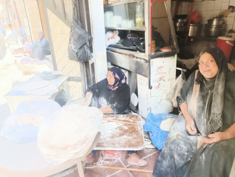 الرقاق ..فطور المصريين في يوم العيد ورزق "أم شهد" ليوم عرفة