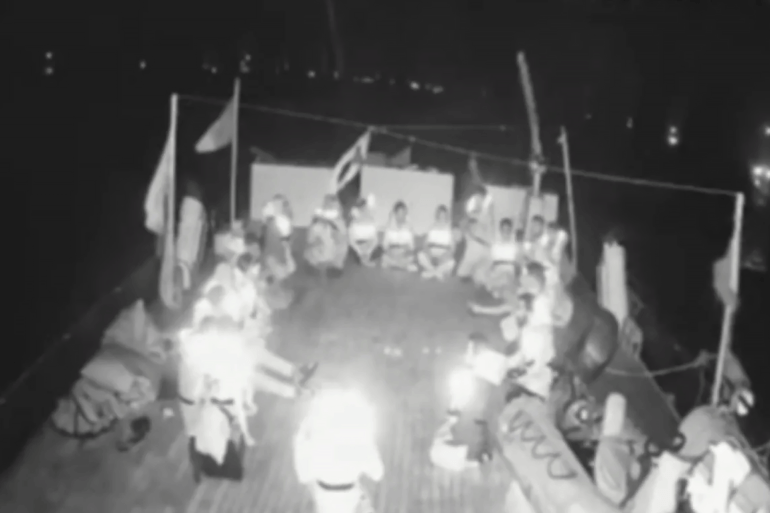 المصدر: حساب Middle East Eye @MiddleEastEye على إكس أسطول الصمود Sumud Flotilla @MiddleEastEye The UK government must act now to stop Israel from unlawfully intercepting vessels in the Sumud flotilla, which includes a ship sailing under the UK flag