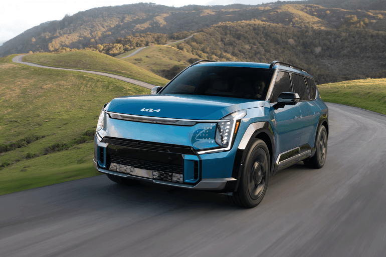 المصدر: موقع كيا Kia - EV9 - 2026 https://www.kia.com/us/en/ev9