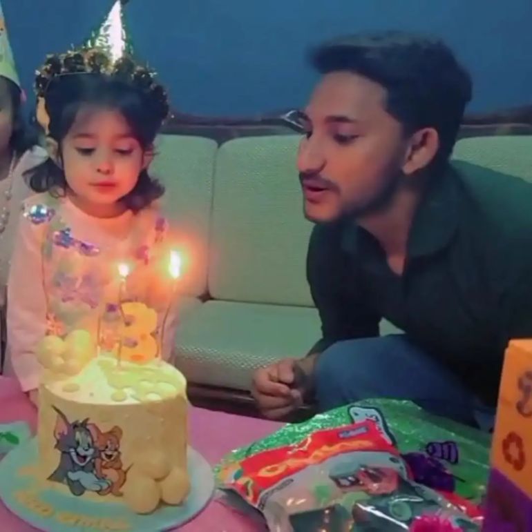 ****داخلية**** Ameen bin Shams celebrating his daughter Zimal’s third birthday [Courtesy Ayesha Ameen]