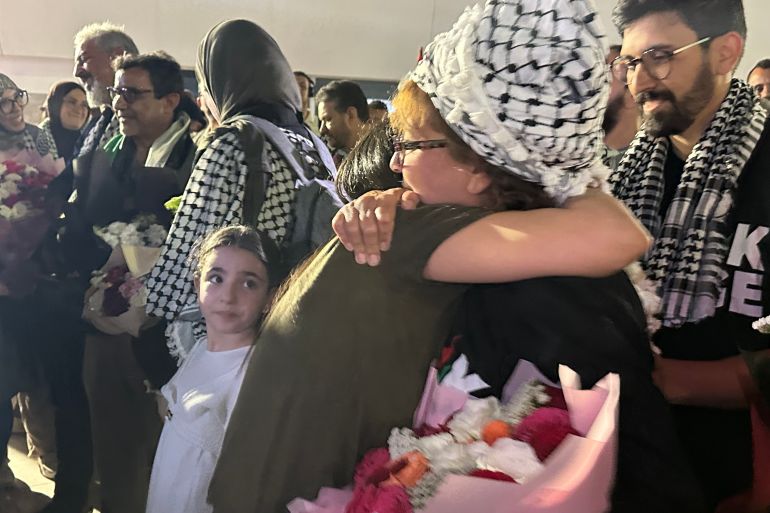 الصور 9 و10 / الطبيبة الدرازي: رمى الإسرائيليون ناشطة فرنسية بالرصاص وتركوها دون تدخل طبي/ مصدر الصورة: الجزيرة
