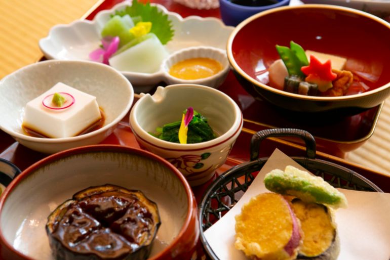 ap_6a14976a29fb3-1779734378 Vegetarian meals served at Shukubo, Mount Koya (C) JNTO