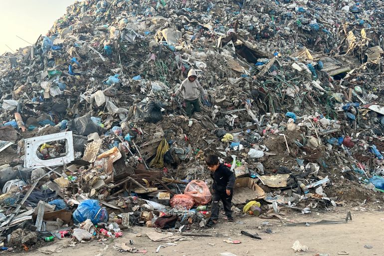 d9826d8a8d984d8a7-1770873420 بشرى سارة لسكان غزة.. بدء ترحيل النفايات من وسط المدينة