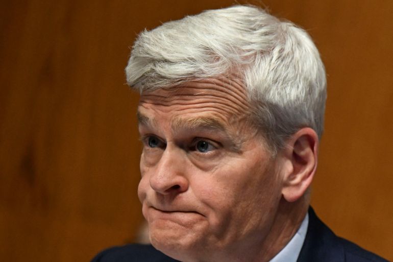 U.S. Senate Health, Education, Labor, and Pensions Committee Chair Senator Bill Cassidy (R-LA) chairs a hearing as U.S. Health and Human Services (HHS) Secretary Robert F. Kennedy Jr. testifies on President Donald Trump's budget request for the Department of Health and Human Services on Capitol Hill in Washington, D.C., U.S., April 22, 2026. REUTERS/Annabelle Gordon