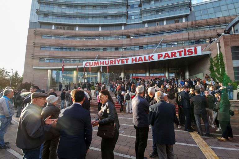 reuters_6a11d202-1779552770-1 People gather outside the main opposition Republican People's Party (CHP) headquarters in Ankara, Turkey, May 21, 2026. REUTERS/Efekan Akyuz