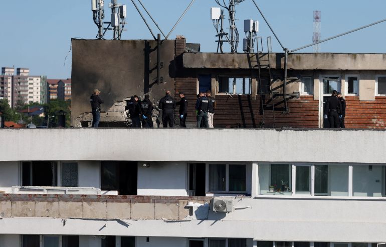 Romanian law enforcement officers work on the site of an explosion at a residential block of flats following a drone hit close to the border with Ukraine, in Galati, Romania, May 29, 2026. Inquam Photos/George Calin via REUTERS ATTENTION EDITORS - THIS IMAGE WAS PROVIDED BY A THIRD PARTY. ROMANIA OUT. NO COMMERCIAL OR EDITORIAL SALES IN ROMANIA