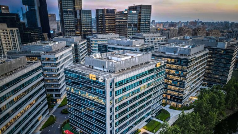 روكس موتور واحدة من العلامات الجديدة التي تحاول حجز مكانا لها داخل سوق السيارات العالمي.(شركة روكس)