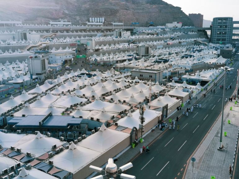 shutterstock_2463259539-1779017205 JUNE 29, 2023-MINA, SAUDI ARABIA : Bird’s eye view of 'stoning of the devil' ritual complex in Mina. Stoning of devil is one of the rituals to complete the hajj.