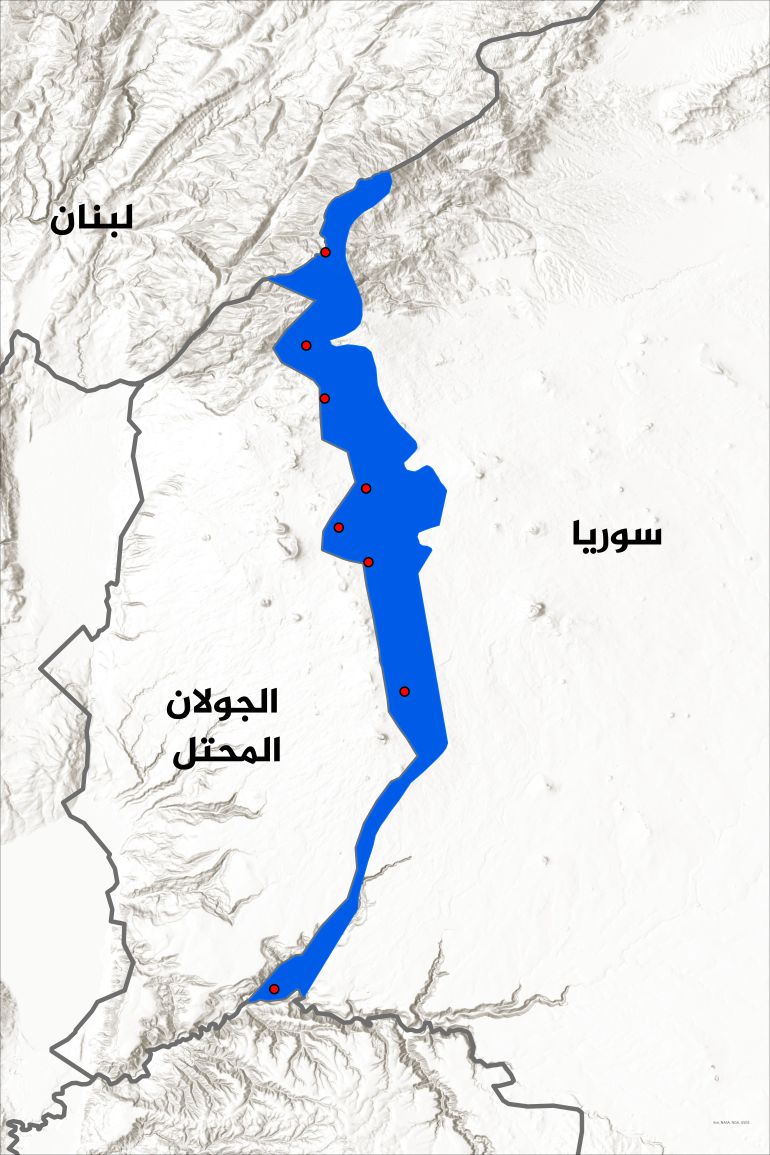 المنطقة العازلة التقديرية والنقاط العسكرية الإسرائيلية الثابتة المرصودة في جنوب سوريا (الجزيرة)