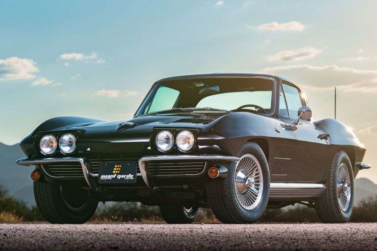 1fs-1780833365 Phoenix, AZ, USA January 14, 2025 1964 Chevy Corvette parked showing the front of the car