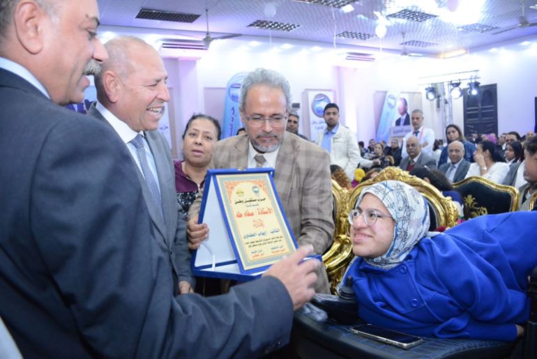 67-1780828009 كرّمها وزير الشباب والرياضة المصري عام 2022، وتم اختيارها ضمن أفضل 20 شخصية ملهمة عربيًا (4)