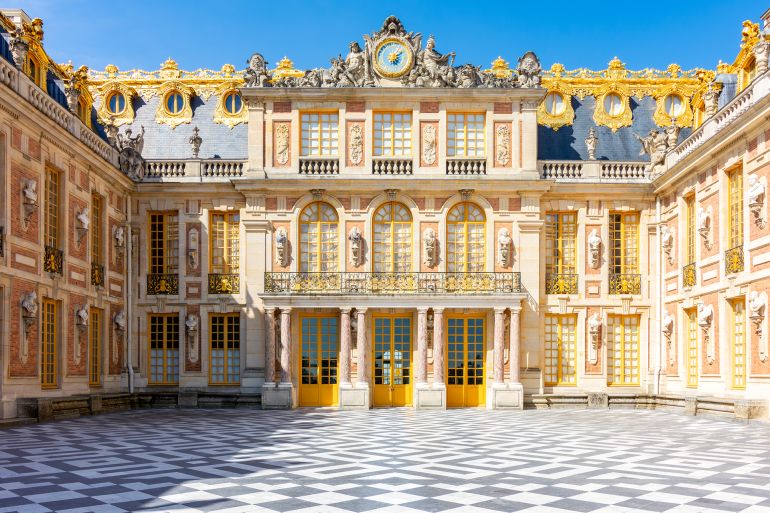 76876u-1781717291 Versailles, France - 04 April 2025: Versailles palace outside Paris