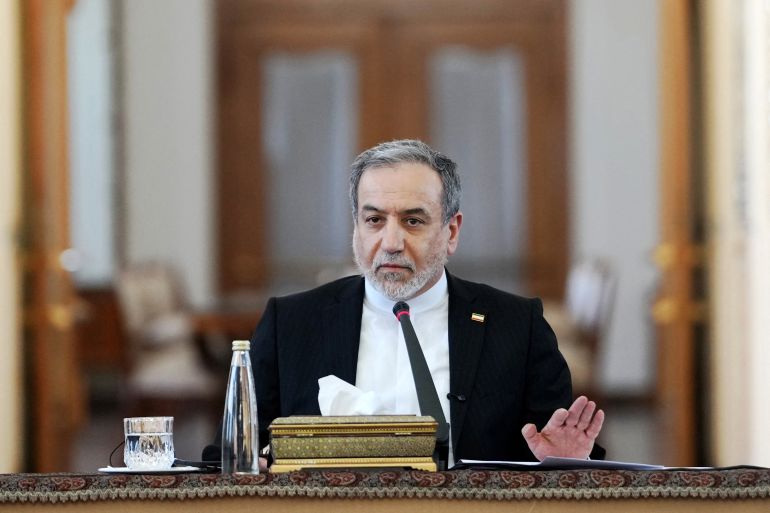 afp_6a31570aaab2-1781618442 This handout photograph taken and released by the Iranian Foreign Ministry on June 16, 2026, shows Iranian Foreign Minister Abbas Araghchi speaking about the agreement reached with the United States and regional developments at a meeting with ambassadors and diplomatic representatives from foreign countries in Tehran. (الفرنسية)