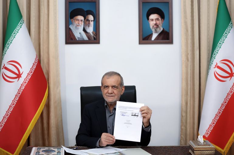 epa_6a3427a70f9e-1781802919 epa13047064 A handout photo made available by the Iranian Presidential Office of Iranian President Masoud Pezeshkian showing a signed a memorandum of understanding with the US in Tehran, Iran, 18 June 2026. Iran and the US signed an initial agreement to end the war between their two countries. EPA/IRANIAN PRESIDENTIAL OFFICE / HANDOUT RESTRICTIONS: ISRAEL OUT - NO ACCESS ISRAEL MEDIA/PERSIAN LANGUAGE TV STATIONS OUTSIDE IRAN/STRICTLY NO ACCESS BBC PERSIAN/VOA PERSIAN/MANOTO TV/IRAN INTERNATIONAL TVHANDOUT EDITORIAL USE ONLY/NO SALES