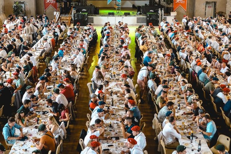 g423ordwgaaph2o-1780306960 Nearly 2,400 people are expected at the three giant banquets organized by the French Canon this weekend near Rennes. - French Canon Facebook page
