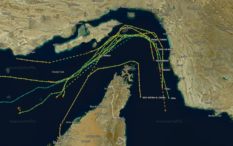 hrkt-alcabfbwr-fy-almdyq-1782036476 حركة العبور في المضيق قبل الإغلاق (مارين ترافيك)