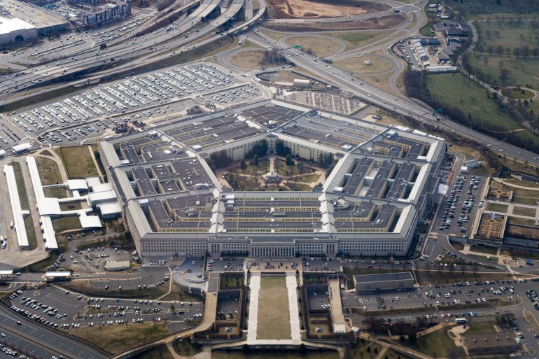 بنتاغون FILE PHOTO: The Pentagon is seen from the air in Washington, U.S., March 3, 2022, more than a week after Russia invaded Ukraine. REUTERS/Joshua Roberts/File Photo