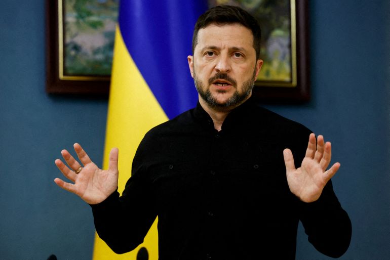 FILE PHOTO: Ukraine's President Volodymyr Zelenskiy speaks during a press briefing following phone calls with U.S. President Donald Trump, amid Russia’s attack on Ukraine, in Kyiv, Ukraine, May 19, 2025. REUTERS/Thomas Peter/File Photo