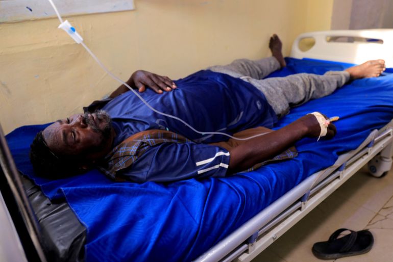 A dengue fever patient receives intravenous fluids at a hospital in Khartoum, Sudan August 21, 2025. REUTERS/El Tayeb Siddi
