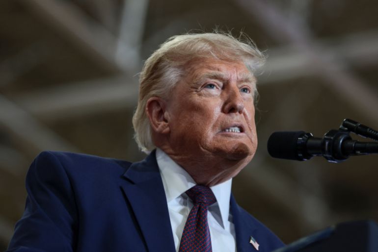 reuters_6a3bcd54-1782304085-1 U.S. President Donald Trump delivers remarks during a visit to a Mack Trucks' assembly plant, in Macungie, Pennsylvania, U.S., June 23, 2026. REUTERS/Evelyn Hockstein