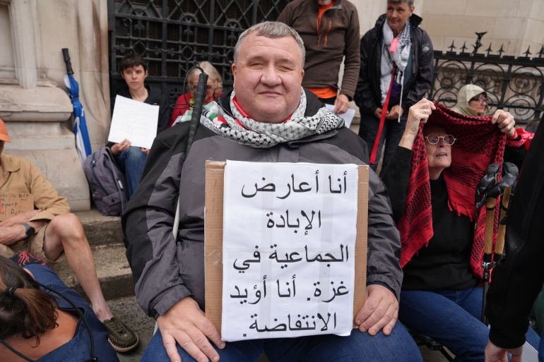 rrrghrdf-22-1781550682 كفيف يستعد لاعتقار مركب حيث هناك جريمة ارهاب مخصصة لكلمة انتفاضة بالعربي