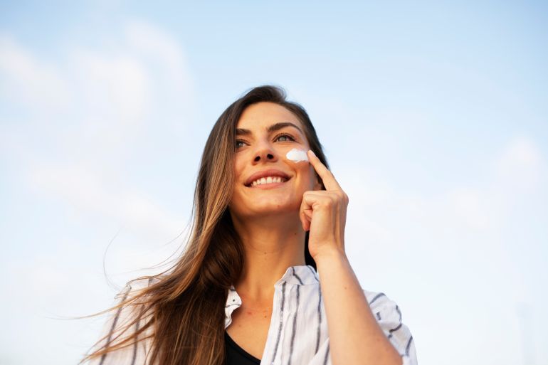 shutterstock_2057590688-1714901258 sunscreen cream