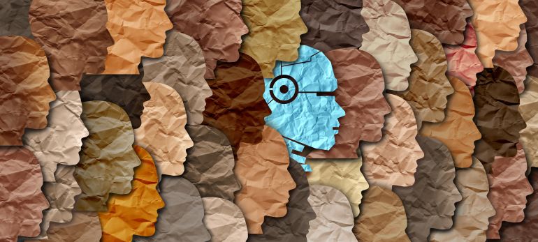الفجوة بين قدرات الذكاء الاصطناعي وتصورات الناس عنها كبيرة (شترستوك)
