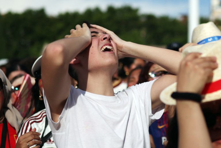 tshjycabf-1-1781542714 Soccer Football - FIFA World Cup 2026 - Group H - Spain v Cape Verde - Fans gather in Madrid - Plaza de Colon, Madrid, Spain - June 15, 2026 Spain fans react as they watch the match REUTERS/Mohammed Salem
