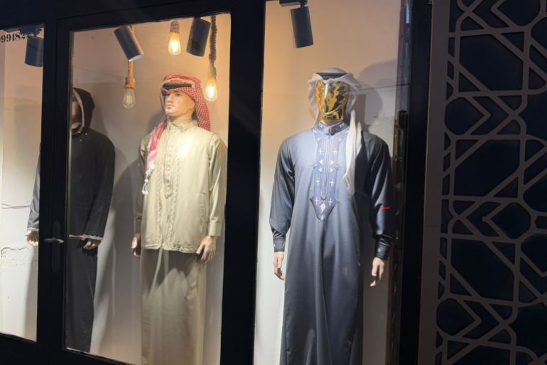 15jordaan-1782804994 إقبال كبير على تفصيل طقم الدامر الأردني (الجزيرة)