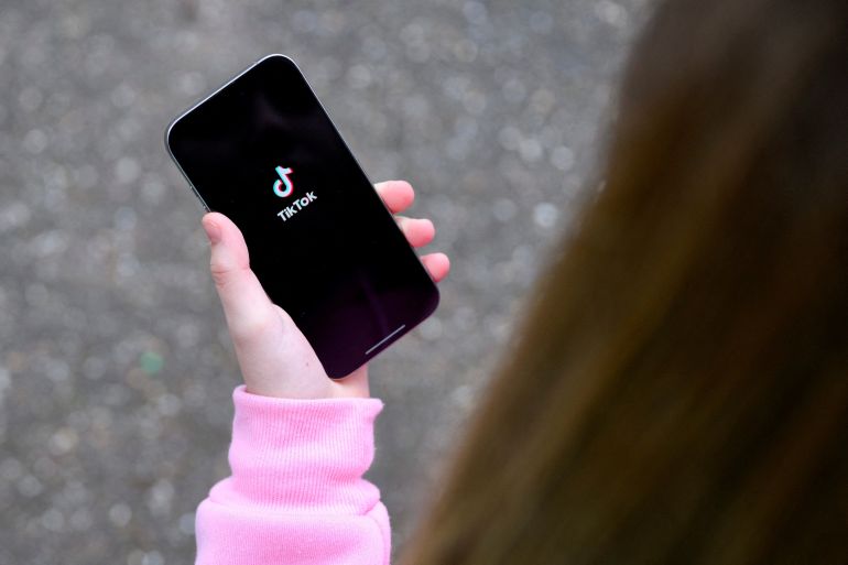 المفوضية الأوروبية تتهم تيك توك بعرض محتوى حسابات القصر للجميع